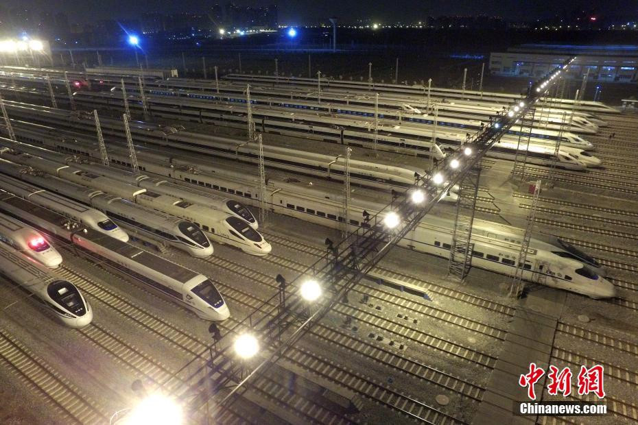 Thăng trầm Trung Hoa qua 40 mùa xuân vận